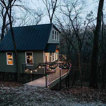 Villa Secluded Treehouse In The Woods - Tree Hugger Hideaway Branson Exterior foto